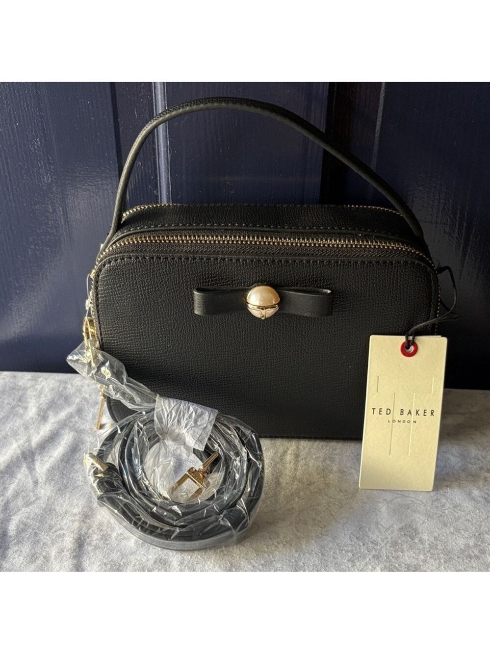 ✨Sale✨Ted Baker Black Crossbody Bag with Gold Detail NWT - Picture 1 of 7